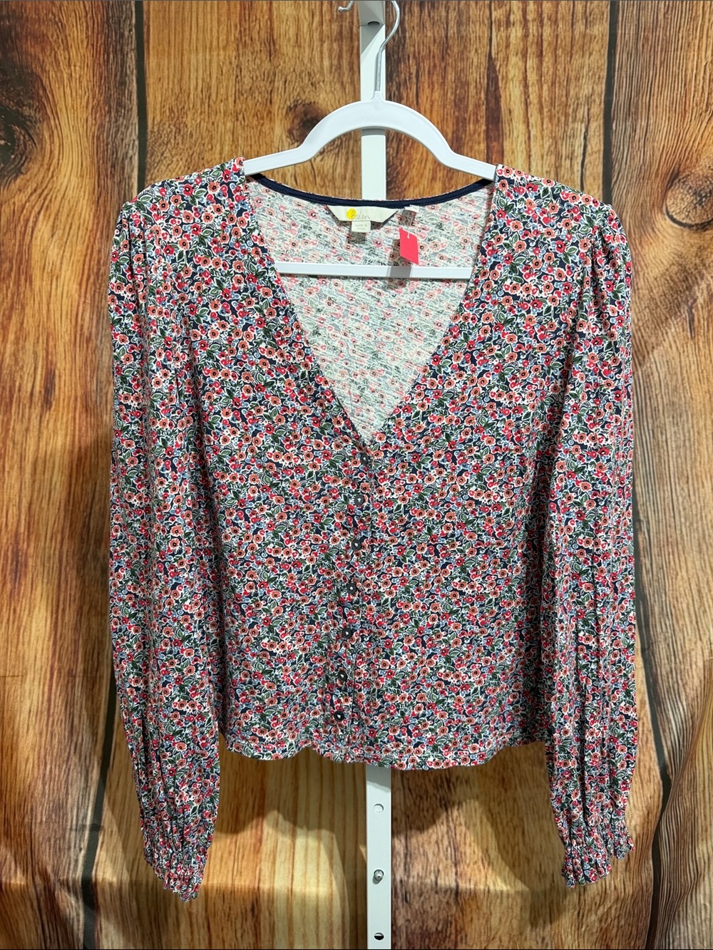 🚨(4/$10) Boden Button v-neck blouse Size 12